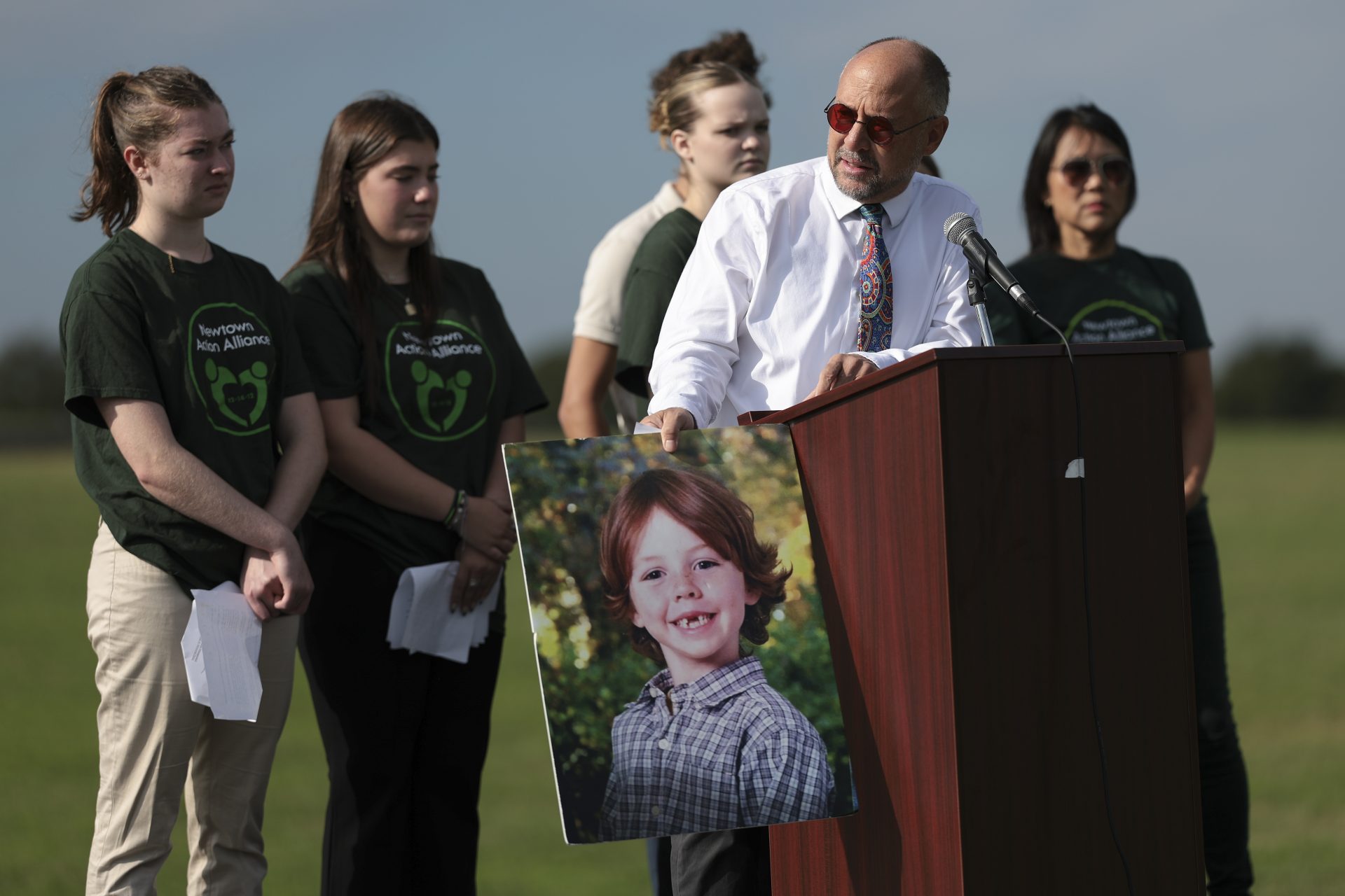 Sandy Hook families shore up bid