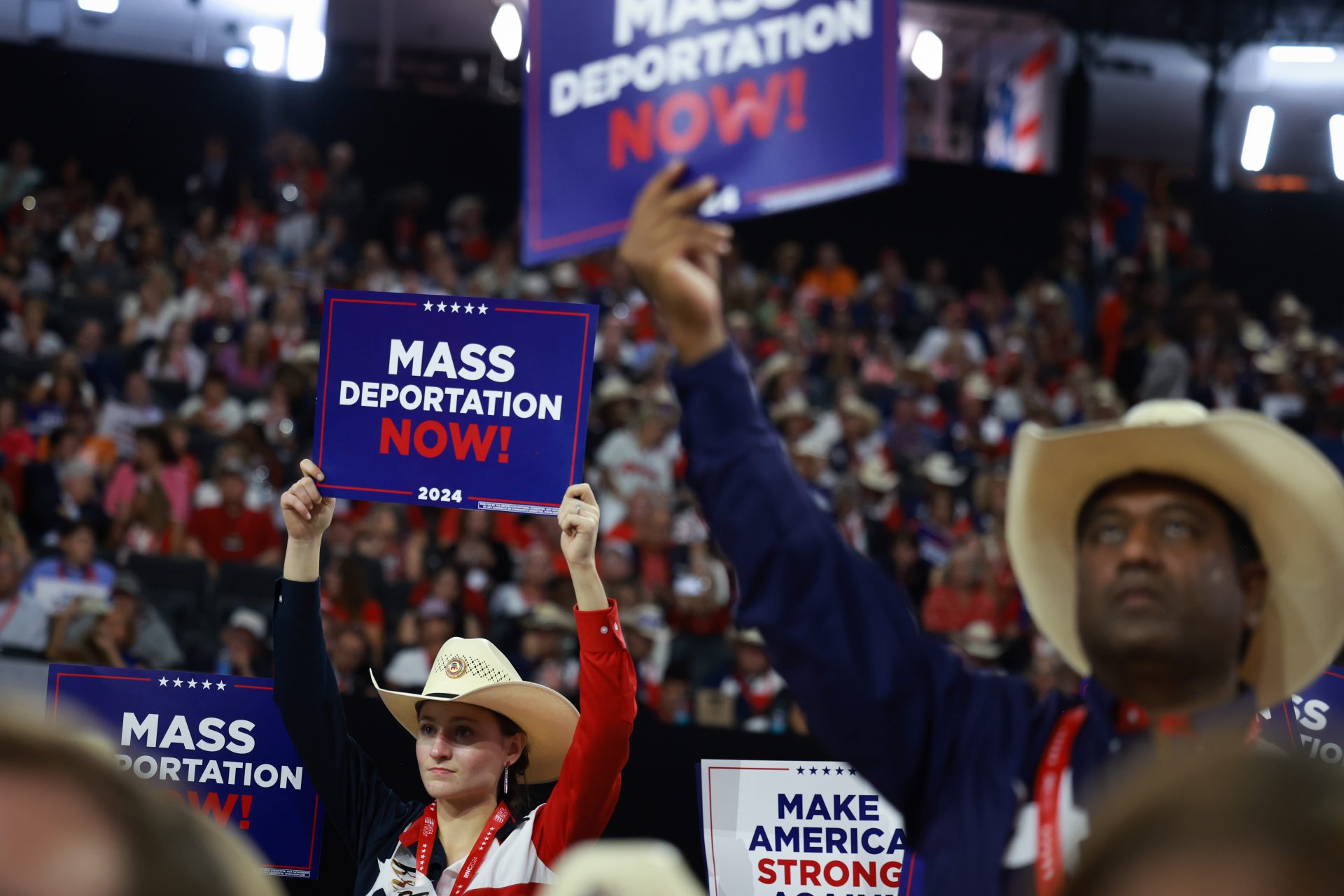 Support for mass deportations