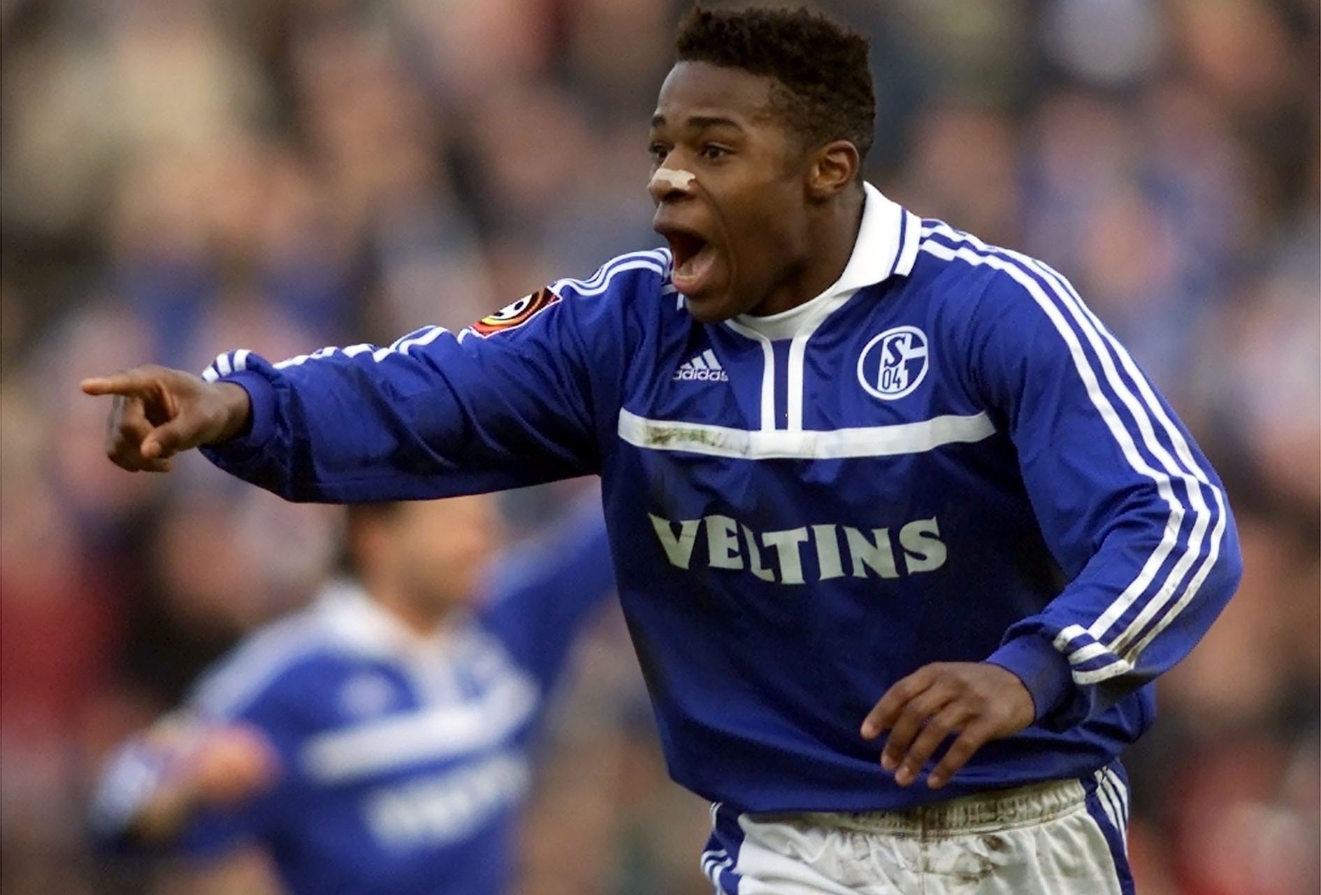 8: Emile Mpenza - Schalke - 8.5 Millionen Euro (2000)