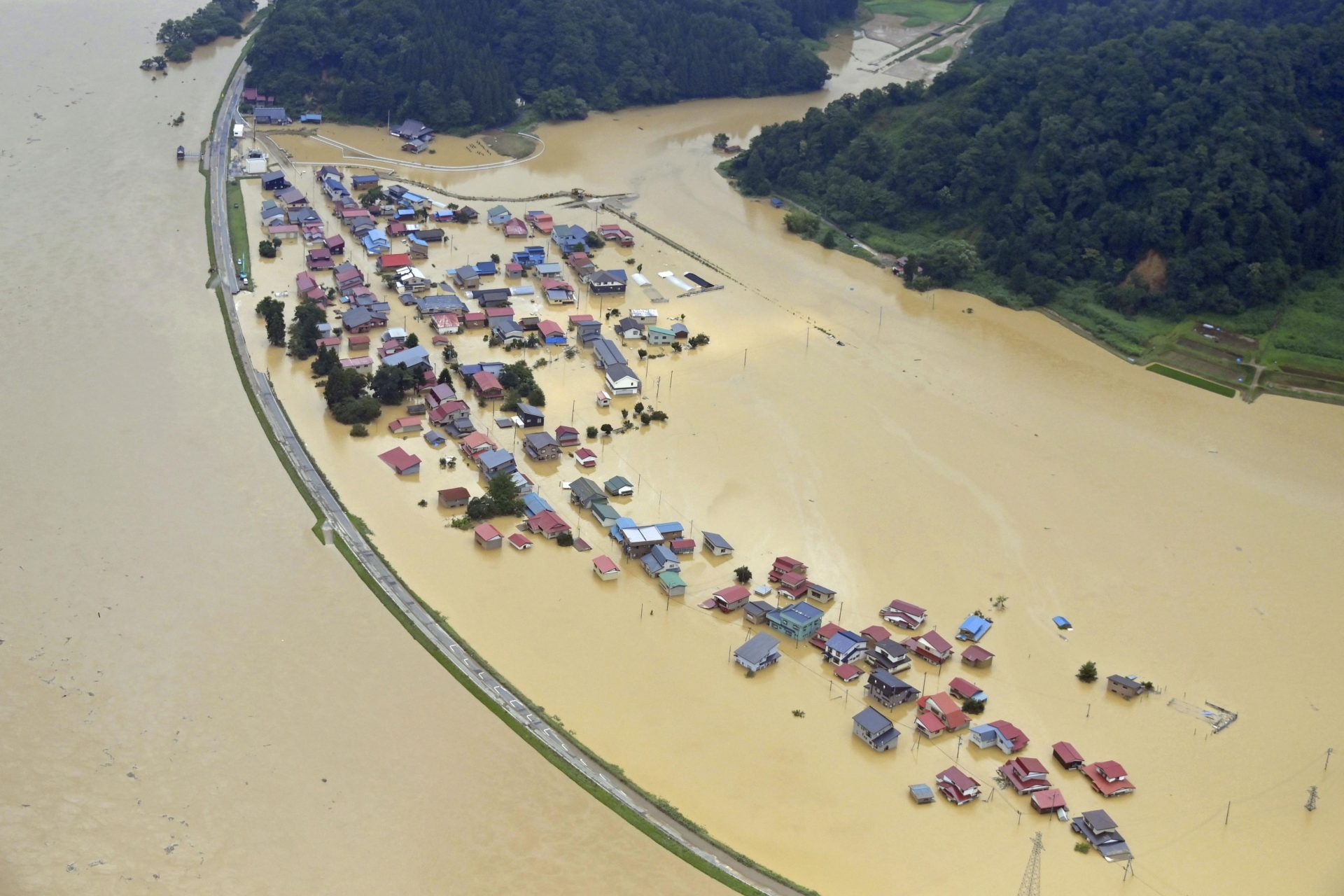 秋田県と山形県で記録的な大雨（7月25日）