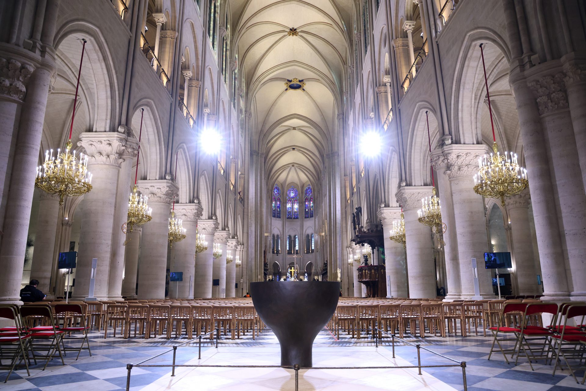 Notre-Dame de Paris renaît de ses cendres