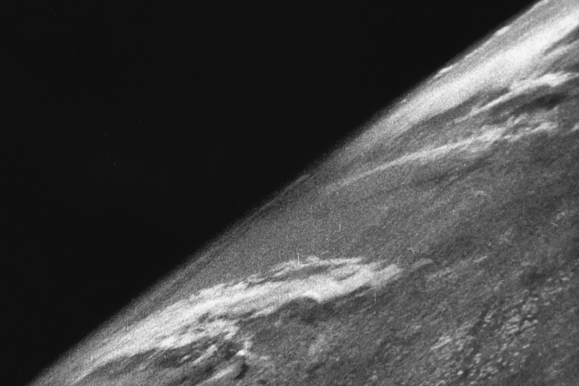 Primera imagen de la Tierra desde el espacio (1946)