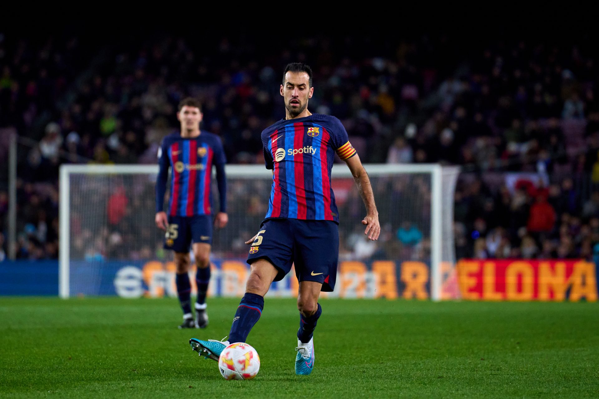 (5) Sergio Busquets 