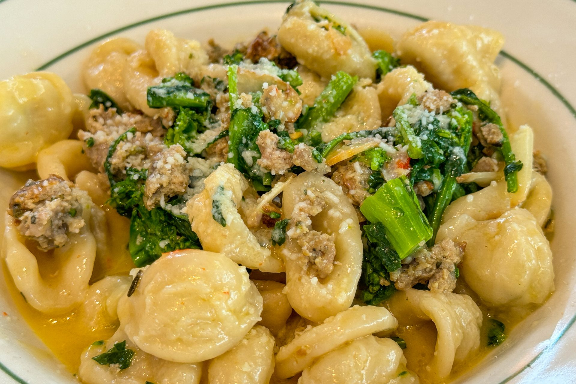 Pasta con broccoli e salsiccia: preparazione