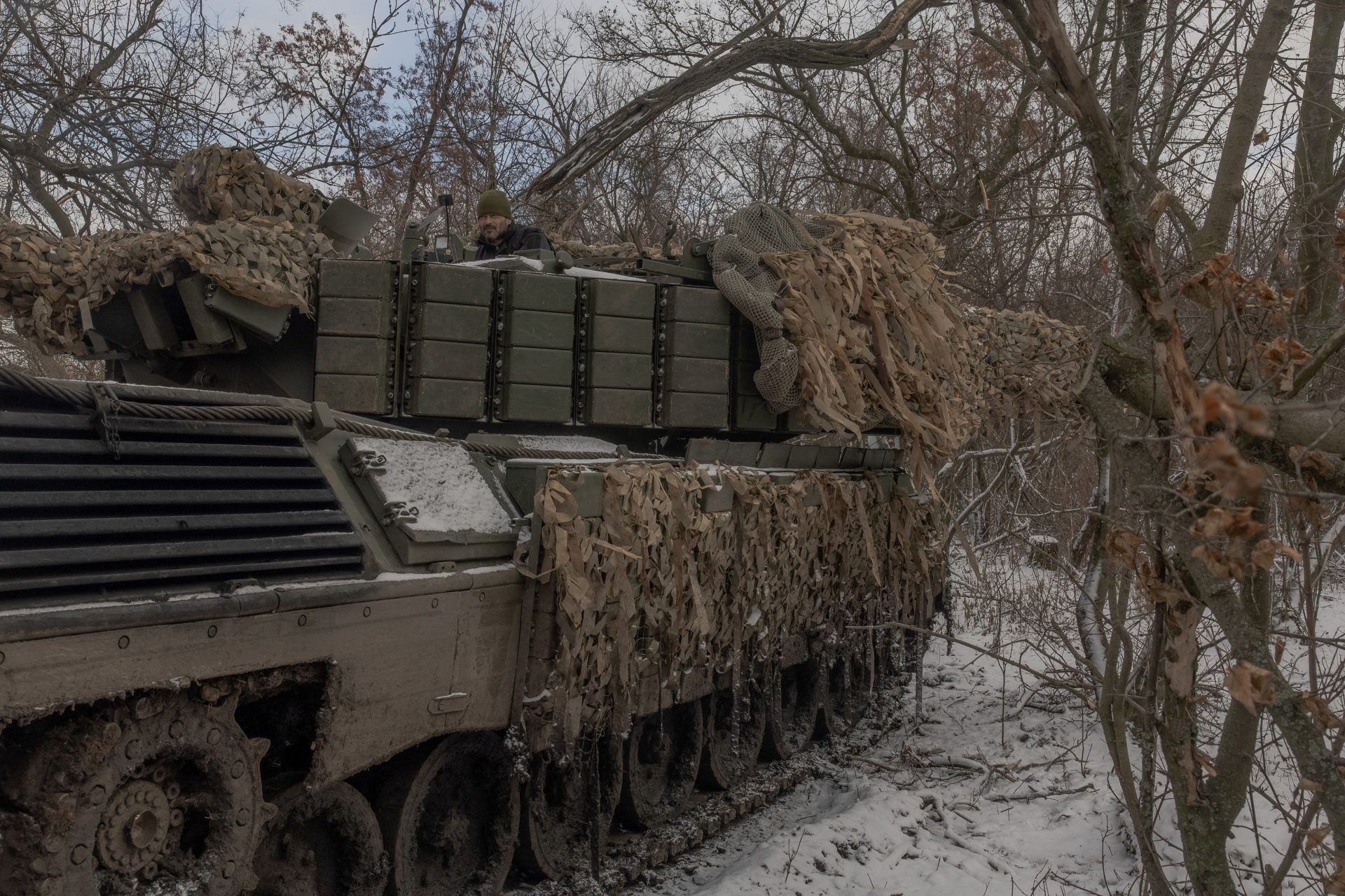 Adaptaciones ucranianas: Leopard 1A5 reforzados contra drones