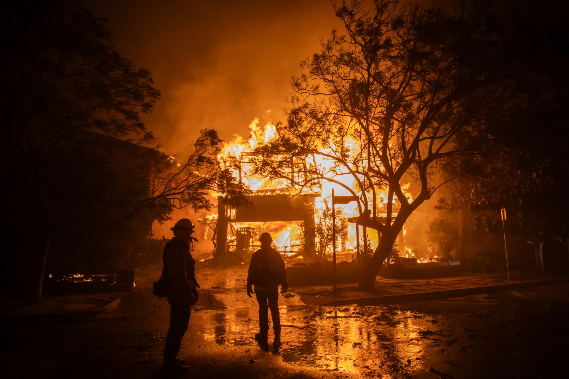 ロサンゼルスの大規模山火事で自宅を失ったセレブたち