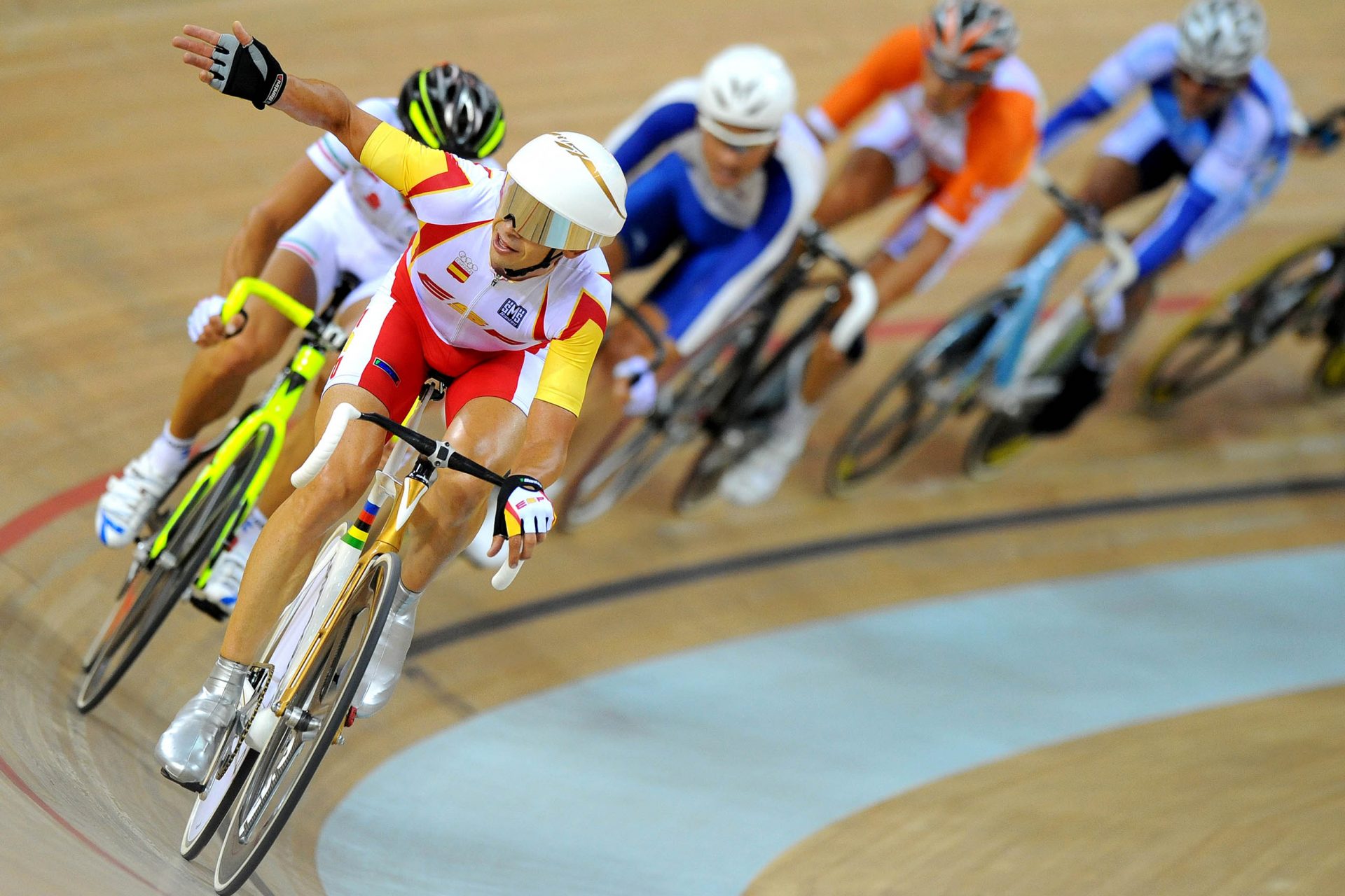 Compitió en tres modalidades distintas de ciclismo en pista