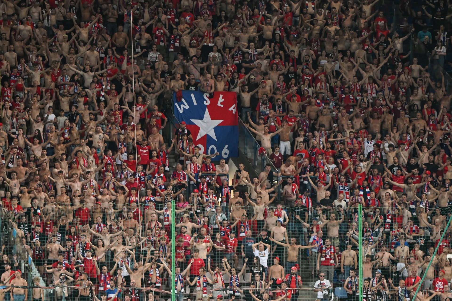 (4) Wisla Krakow