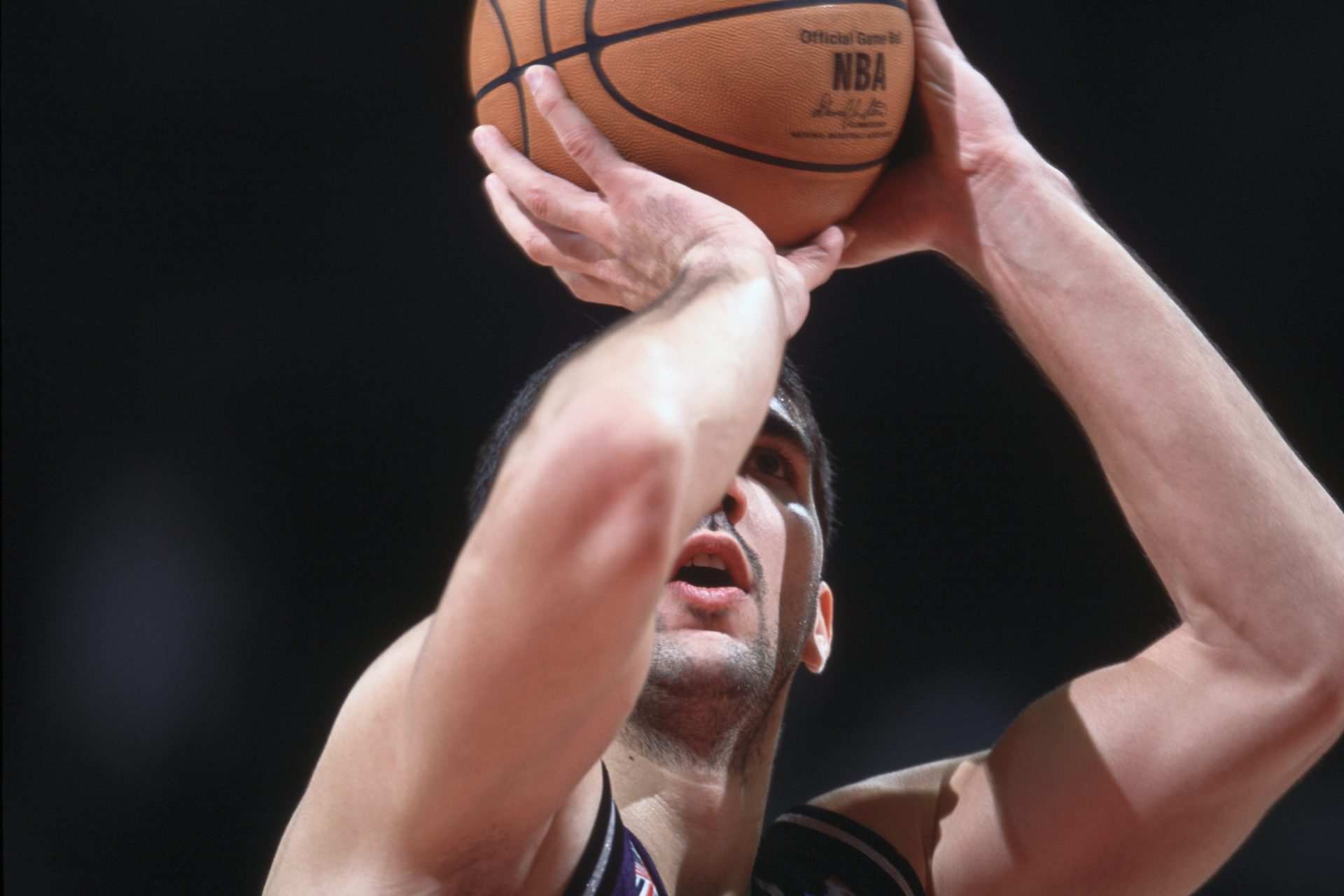 (9) Peja Stojakovic 