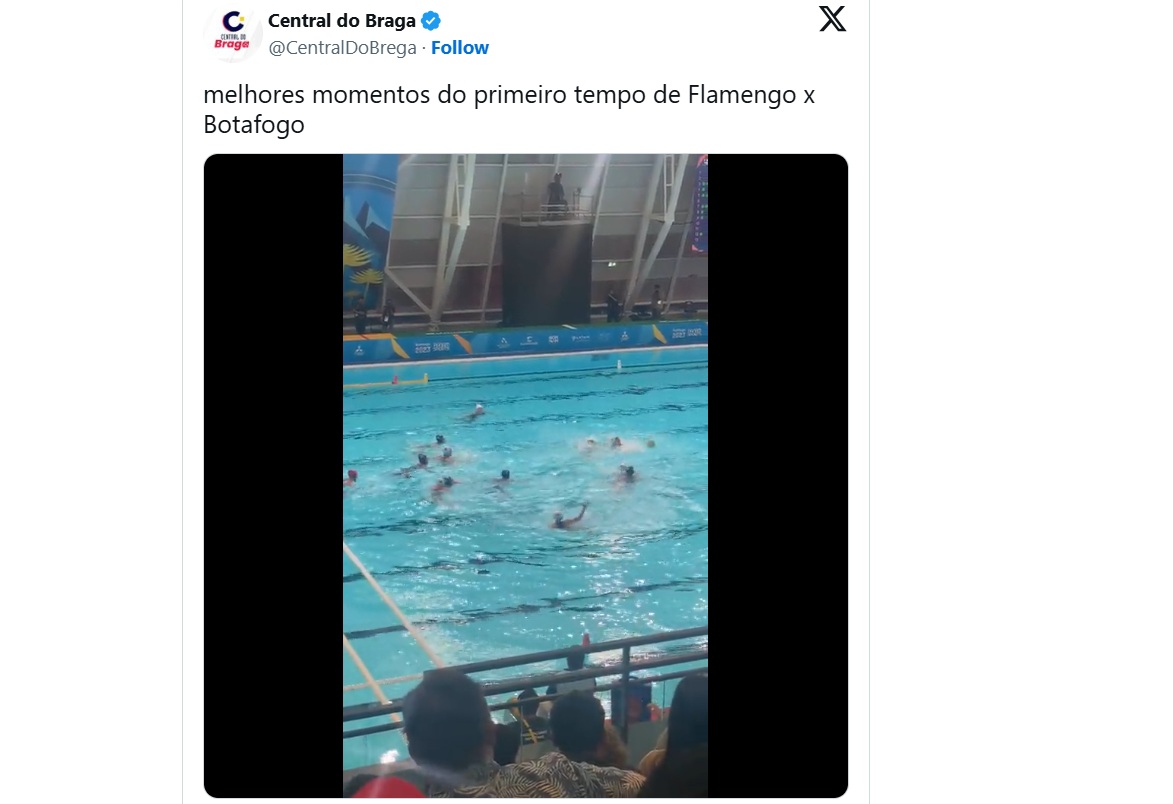 Campo de futebol ou piscina?